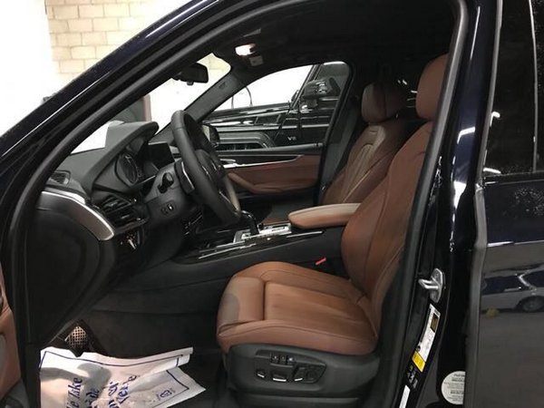 18款加版宝马X5M 3.0T汽油五座配置任选-图6