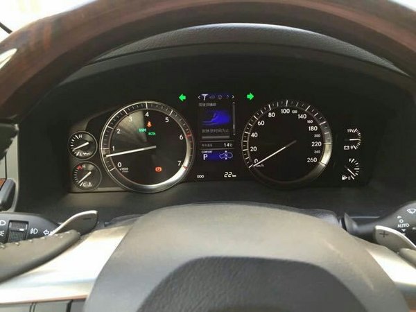 17款雷克薩斯LX570 V8發(fā)動機(jī)全地形越野-圖4