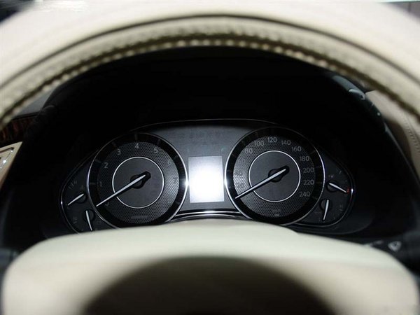 2017款途樂4.0XE配置 56萬日產(chǎn)途樂現(xiàn)車-圖5