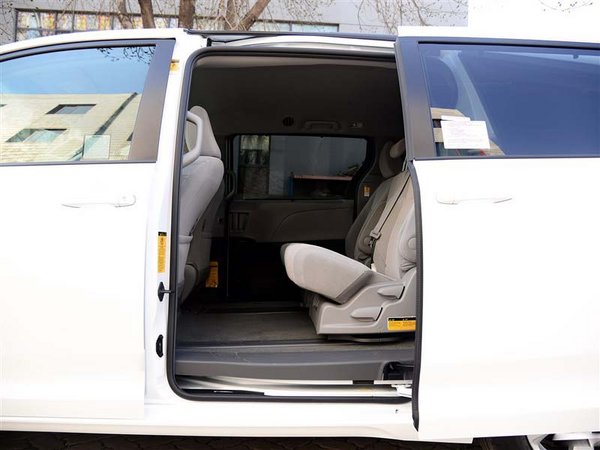 豐田塞納四驅(qū)兩驅(qū)3.5L 商務(wù)車經(jīng)典37萬起-圖6