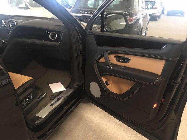 17款宾利添越V8低降风暴 激情澎湃豪轿车-图5