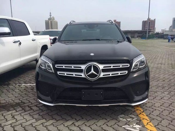 2017款奔馳GLS450加版現(xiàn)車AMG頂配129萬-圖2