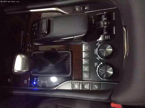 16款雷克萨斯LX570  绝对震慑人价125万-图8