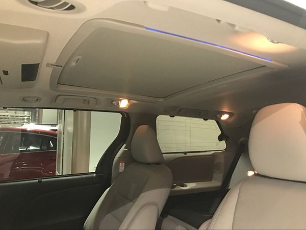 17款丰田塞纳四驱3.5L 经典商务安全舒适-图7