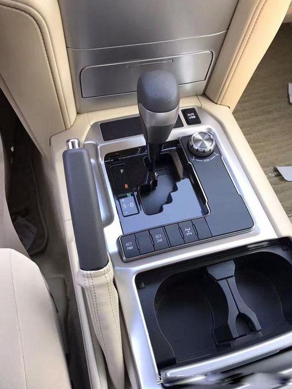 2017款丰田酷路泽4000 62.5万V6批量热卖-图5