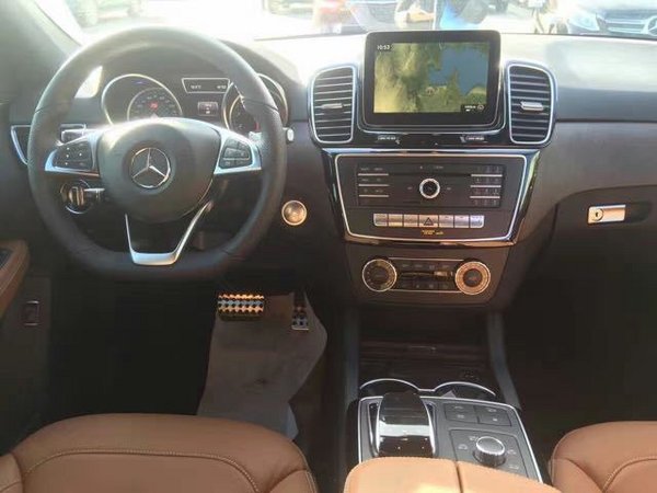2017款奔驰GLE43AMG 首降现车全港最低价-图9