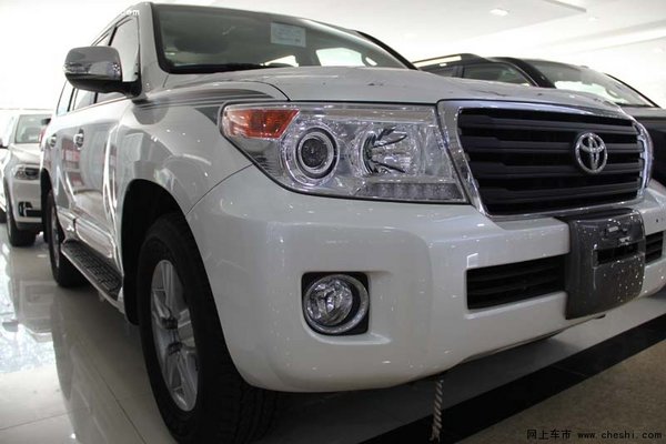 2015款豐田酷路澤4000 陸巡現(xiàn)車底價清倉-圖2