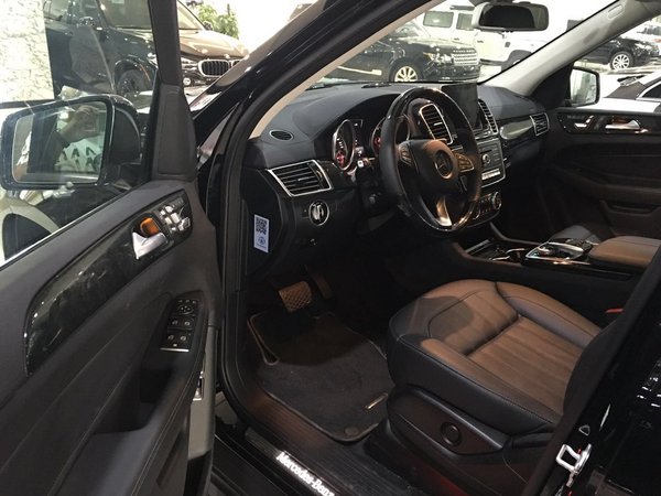 17款奔馳GLS450現(xiàn)車 八月特降100萬絕殺-圖5