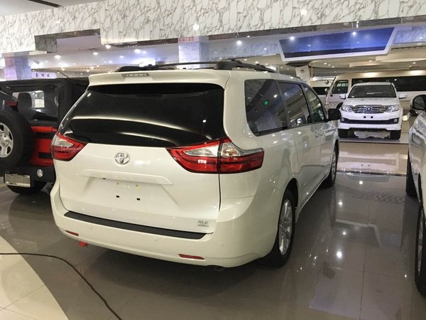 丰田塞纳3.5L豪华四驱 暖秋国庆出行必备-图3