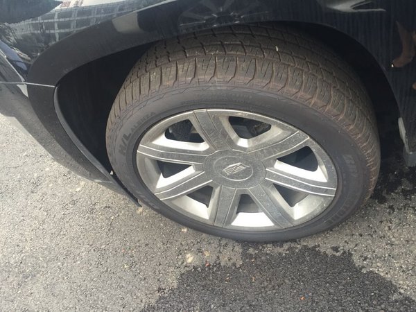 凯迪拉克凯雷德V8现车 天津港低价158万-图3