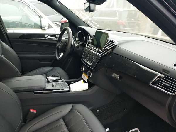 2017款奔驰GLS450现车 低价引爆抢购狂潮-图4