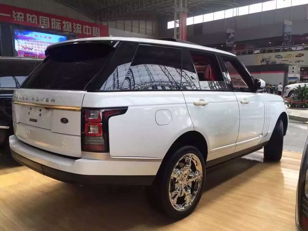 短轴路虎揽胜行政3.0 黑/白七月巅峰促销-图4