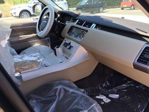 17款路虎揽胜运动 男人该拥有的时尚驾舱-图5