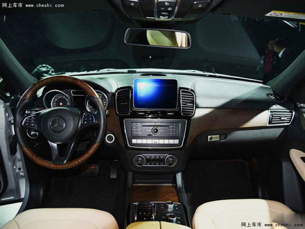 奔馳GLS450現(xiàn)車折扣狠 豪華跨界SUV溜背-圖6