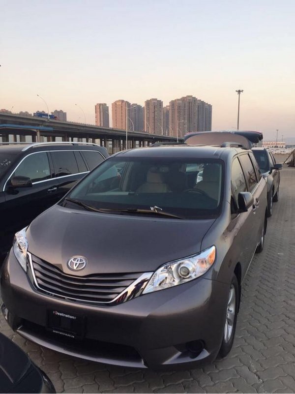 17款丰田塞纳四驱现车 49万开走顶级商务-图2