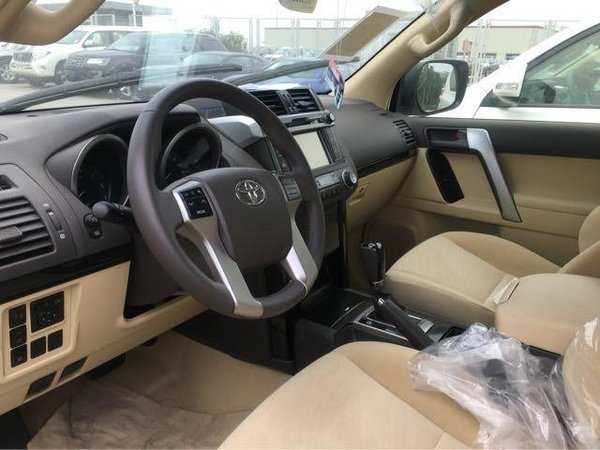 17款豐田霸道2700現(xiàn)車 港口價(jià)格直降到底-圖4