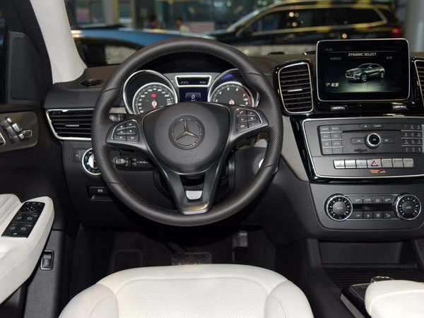 2016款奔驰GLE450 全领域SUV亲情价92万-图5