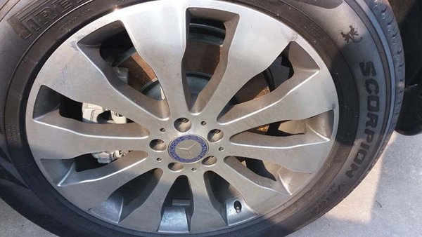 17款奔馳GLS450現(xiàn)車 天津報價105萬回饋-圖3