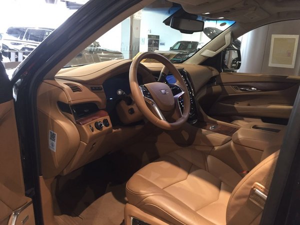 凯迪拉克凯雷德四驱6.2L 越野路面上王者-图5