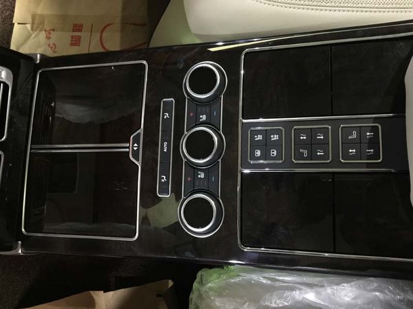 路虎攬勝創(chuàng)世加長SV 全球限量版358萬帥-圖5
