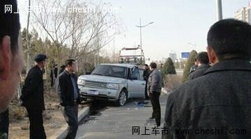豪车对决 雷克萨斯lx570 vs 路虎揽胜 高清图片