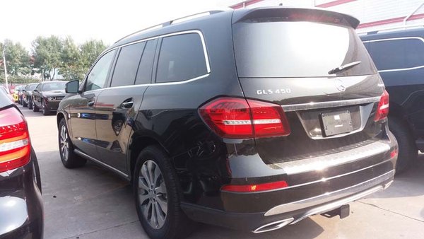 17款奔馳GLS450現(xiàn)車 105萬降惠十月特賣-圖3