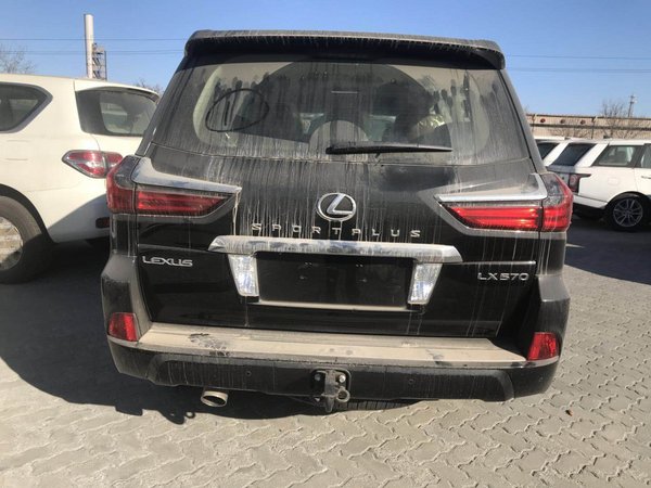 18款雷克萨斯LX570 中东版越野全面点评-图6