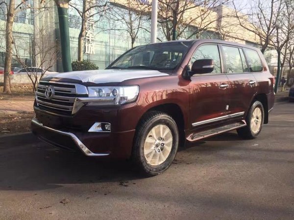 2017款丰田酷路泽4000 新V6丐版亮点细节-图3