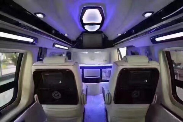 新款GMC商務(wù)之星 65萬可擁有豪華保姆車-圖6