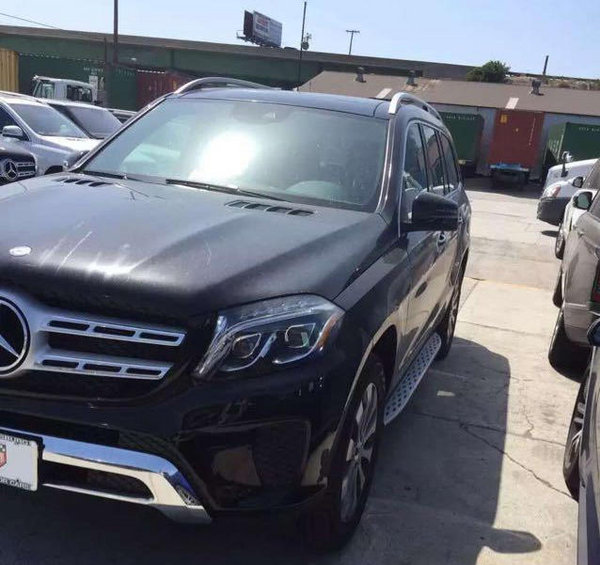 17款奔馳GLS450展廳現(xiàn)車 優(yōu)惠20萬顏色齊-圖2