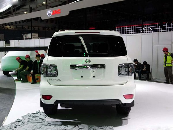 17款日產(chǎn)途樂4.0XE版 全配最新報價56萬-圖3
