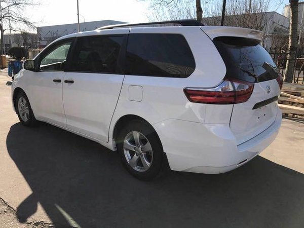 17款塞纳3.5L最新报价 塞纳现车配置价格-图3