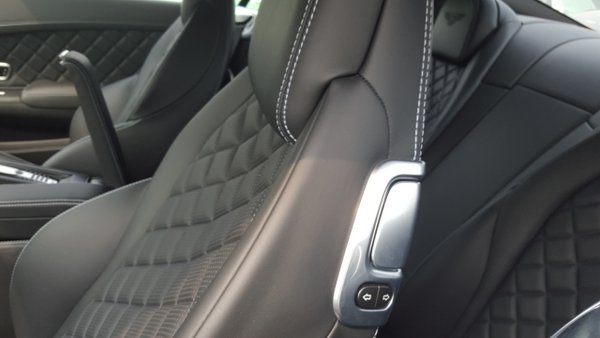 2016款宾利GTS展厅品鉴 V8湖水蓝色258万-图7