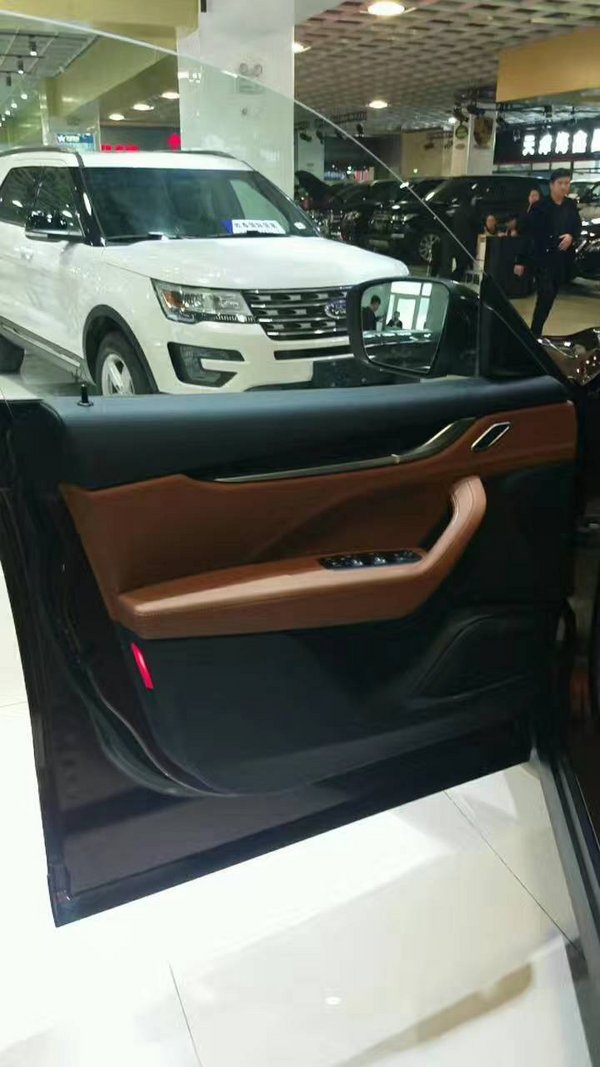 2017款玛莎拉蒂莱凡特 顶级极速SUV特价-图6