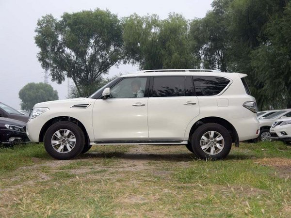 17款日產(chǎn)尼桑途樂(lè)Y62 越野爆款全國(guó)分期-圖3