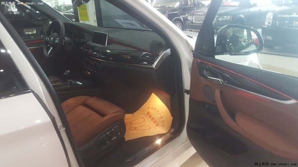 2016款宝马X5  十足更动感SUV中高雅气质-图5
