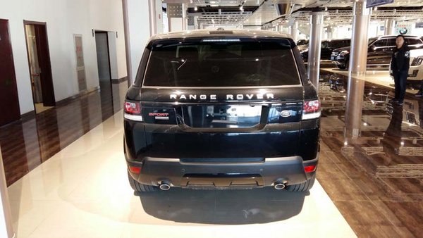 2016款路虎攬勝運(yùn)動(dòng)版現(xiàn)車 瘋甩秒殺70萬(wàn)-圖3