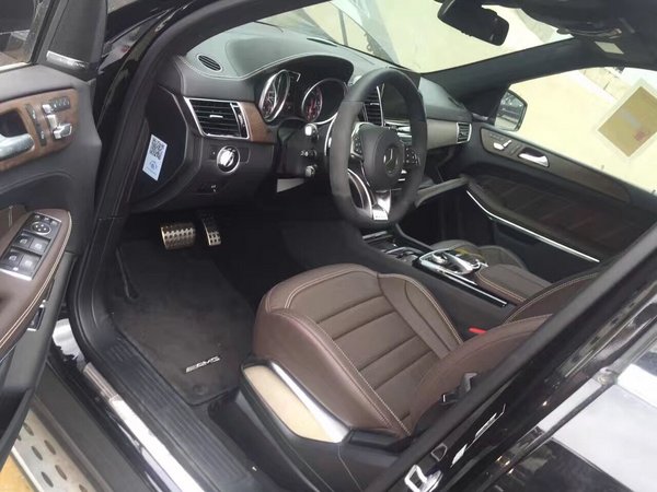 2017款奔馳GLS63現(xiàn)車 240萬金屬漆新配置-圖6