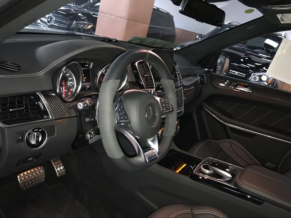 進(jìn)口奔馳GLS63新行情 科技升級體驗測速-圖4