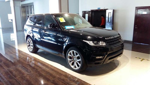 路虎攬勝運(yùn)動(dòng)版現(xiàn)車  攬運(yùn)0首付輕松開走-圖2