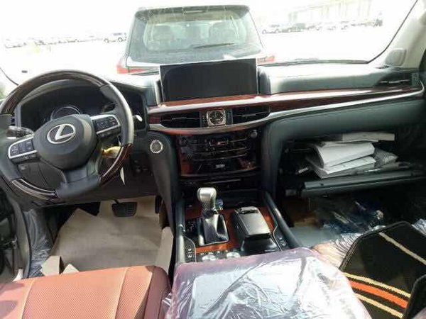 2017款凌志LX570加版155万 气势碾压揽胜-图5