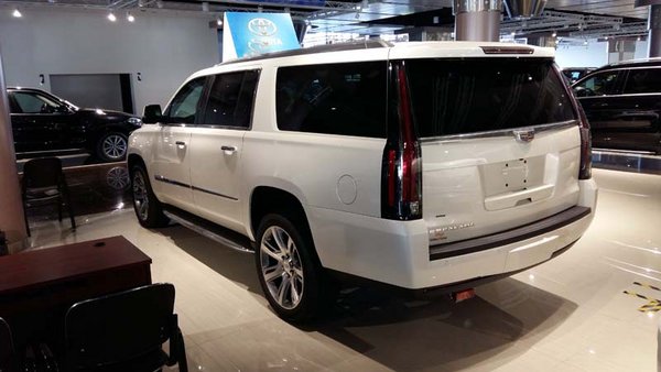 新款凯迪拉克凯雷德 豪华大商务别有洞天-图3