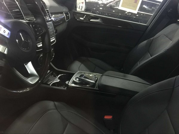 2017款奔馳GLS450現(xiàn)車(chē) 沉穩(wěn)啟動(dòng)極速降價(jià)-圖5