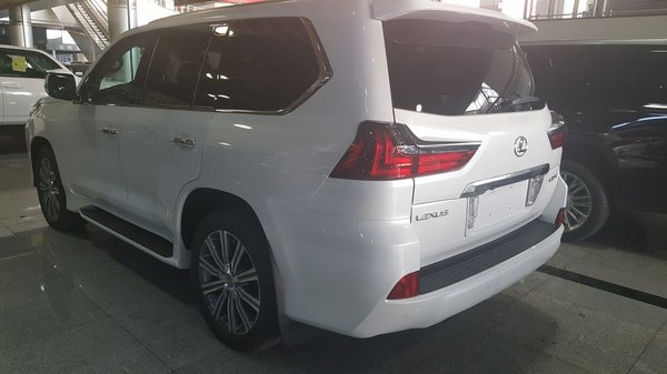 2017款雷克薩斯LX570 搭載5.7升V8發(fā)動機-圖3