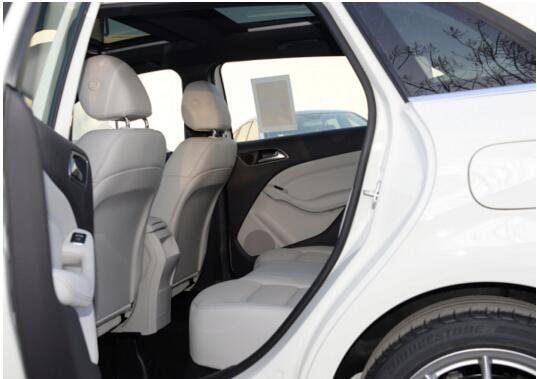 奔驰新款B级正式上市 售价24.2-36.8万元-图8