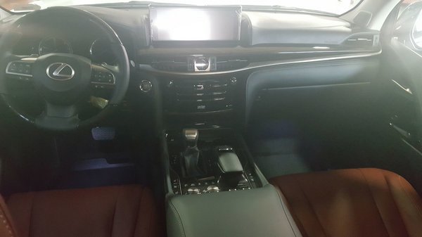17款雷克薩斯LX570 八座極品凌志搶底價-圖4