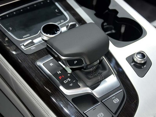 16款奧迪Q7現(xiàn)車57萬 怎樣選購平行進口Q7-圖4