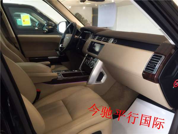 路虎揽胜行政3.0现车 暴雨街头畅快行进-图5