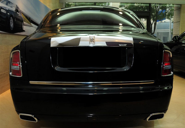 勞斯萊斯幻影現(xiàn)車720萬 首級(jí)奢華私定制-圖3