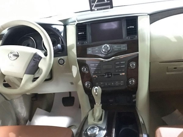 17款日產途樂Y62中東SE  途樂56萬拆箱價-圖6